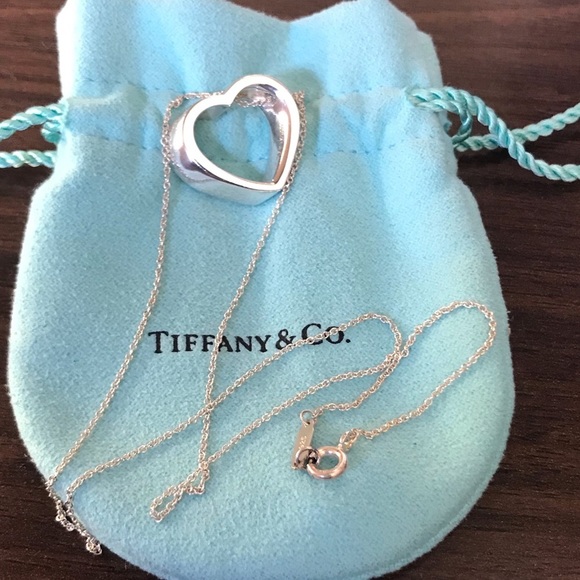 Gemometric‎ heart necklace